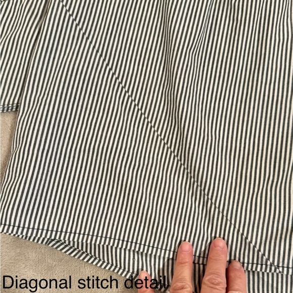 2/$30 Crown & Ivy blue striped top with Embroidered bodice ladies size 1X - Picture 8 of 10